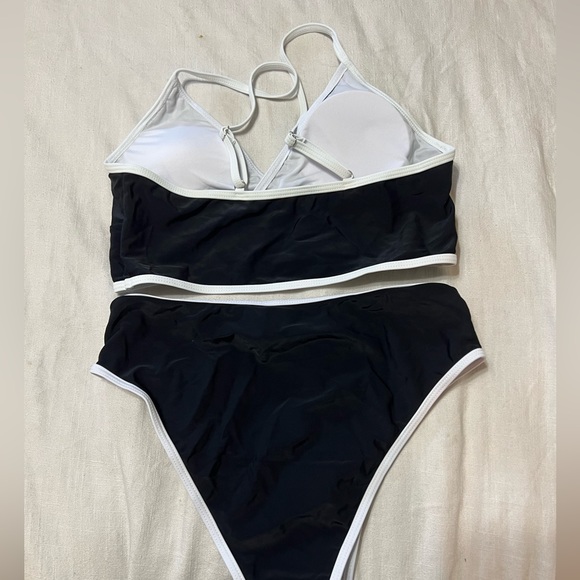SHEIN large black and white high waisted bikini - Picture 2 of 4